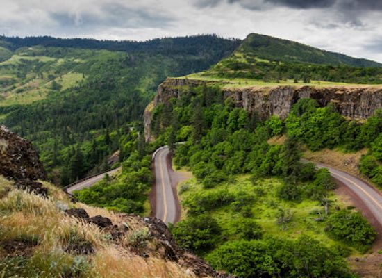 washington/columbia-river-gorge/landmark/rowena-crest-viewpoint