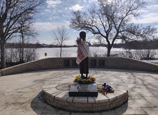 canada/regina/wascana-centre/landmark/holodomor-statue
