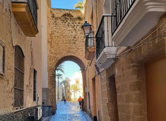 spain/cadiz/el-populo/landmark/arco-de-la-rosa