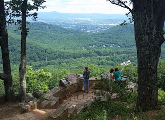 virginia/blue-ridge-highlands/landmark/roanoke-mountain-overlook