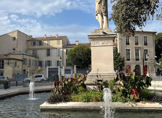 france/nimes/landmark/square-antonin