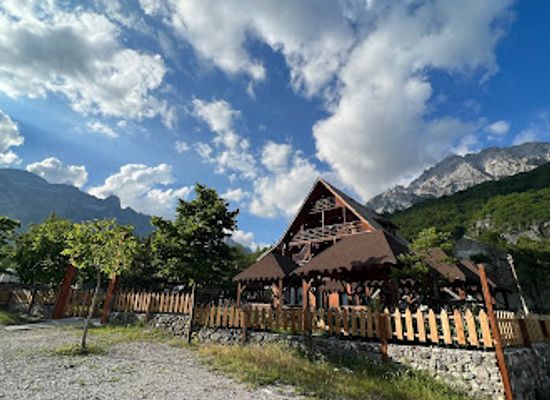 albania/kurbin/landmark/guesthouse-villa-gurra
