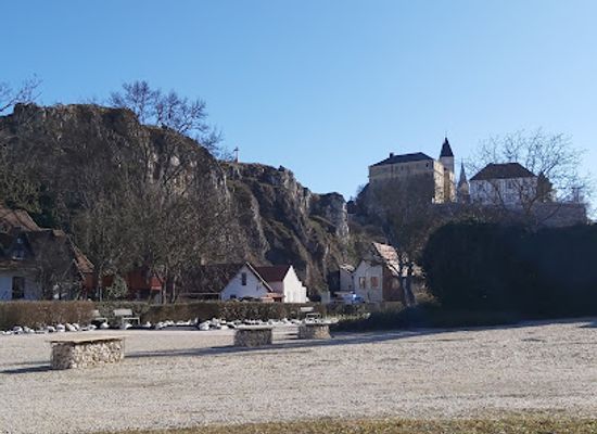 hungary/central-transdanubia/landmark/margit-romok