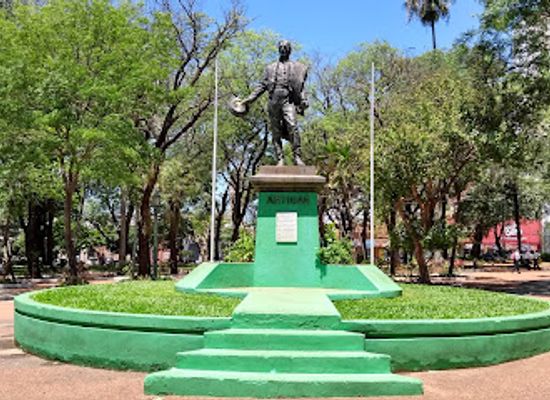 paraguay/chaco-central/landmark/plaza-uruguaya