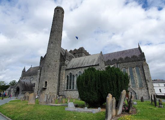 ireland/county-kilkenny/landmark/st-canice-s-cathedral