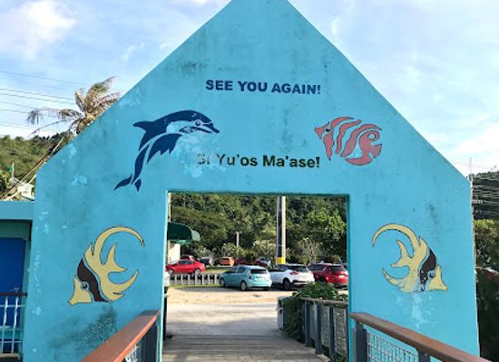 guam/tumon/landmark/fish-eye-marine-park-visitor-center