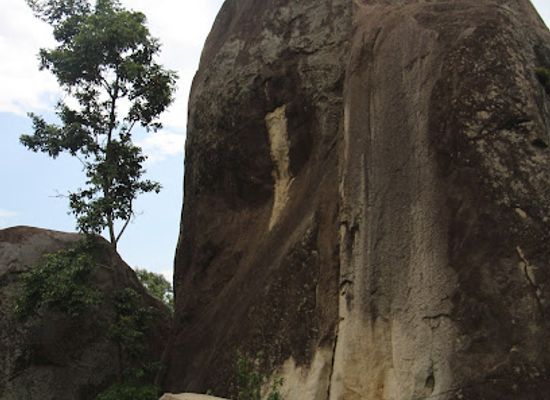 kenya/elgeyo-escarpment/landmark/the-crying-stone-of-illesi
