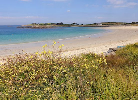 guernsey/grandes-rocques/landmark/ladies-bay