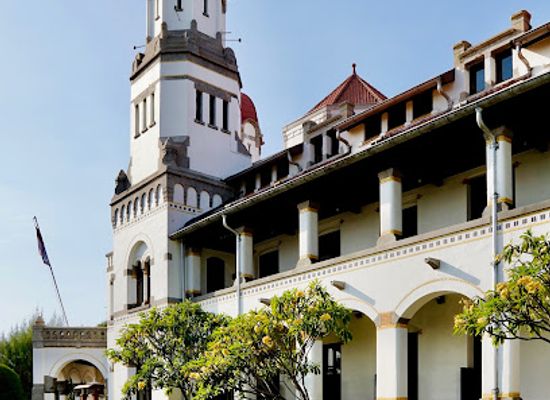 indonesia/semarang/old-town-semarang/landmark/lawang-sewu