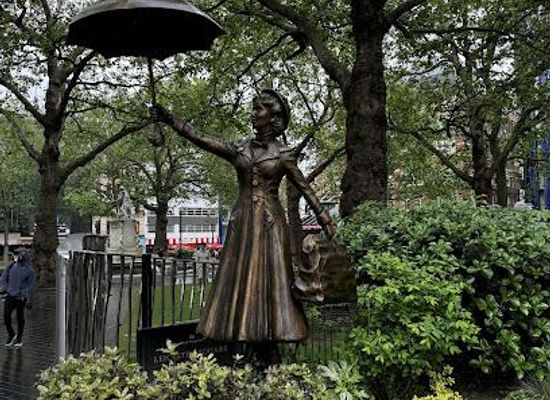 united-kingdom/london/landmark/mary-poppins-statue