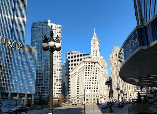 illinois/chicago/landmark/chicago-gangsters-and-ghosts-tours