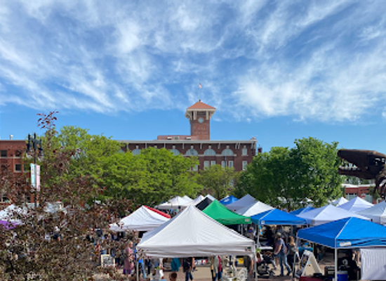 kansas/wichita/landmark/old-town-farm-art-market