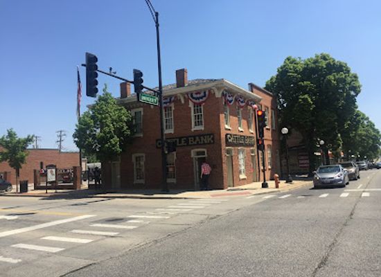 illinois/central-illinois/landmark/cattle-bank