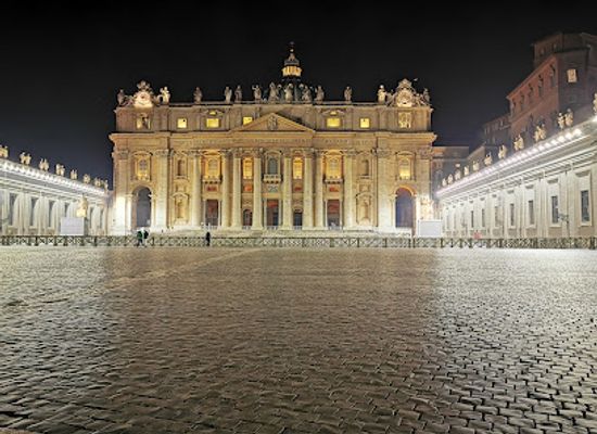 vatican-city/passetto-di-borgo/landmark/saint-peter-s-square