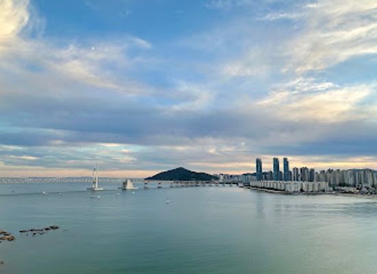 south-korea/yeongnam-region/landmark/gwangali-beach