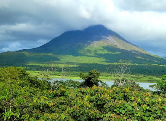 costa-rica/arenal-volcano-area/landmark/parque-nacional-volcan-arenal