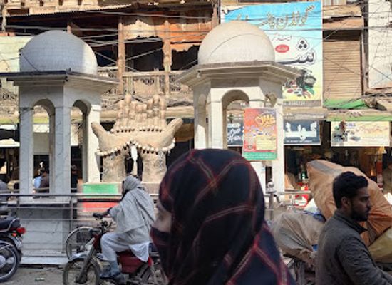 pakistan/peshawar/qissa-khwani-bazaar/landmark/qissa-khwani-bazar-gate