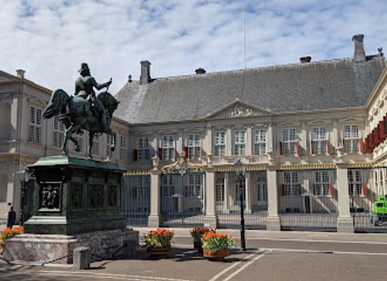 netherlands/dutch-coast/landmark/noordeinde-palace