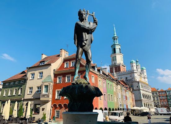 poland/poznan/stare-miasto/landmark/apollo-fountain