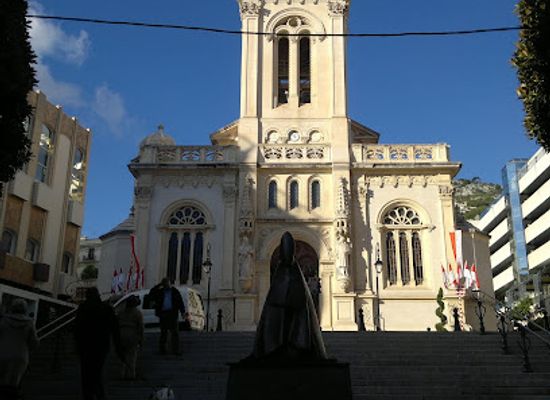 monaco/monte-carlo/landmark/cardinale-seduto-statue