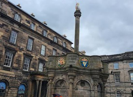 united-kingdom/edinburgh/landmark/mercat-cross
