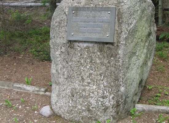 latvia/kuldiga/landmark/kuldiga-padure-parish-vicinity-of-the-old-school-i-jewish-victim-memorial-site-latvia