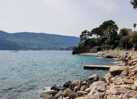 montenegro/herceg-novi/landmark/peters-pie-coffee