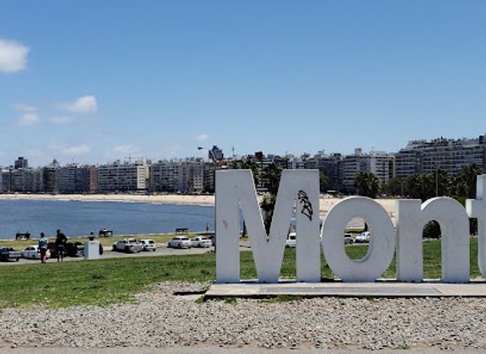 uruguay/montevideo/landmark/montevideo-letters
