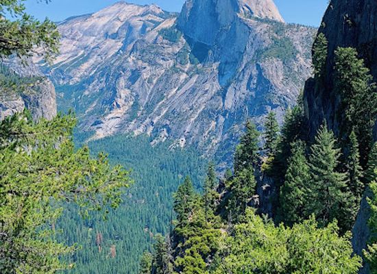 california/yosemite-village/landmark/nature-center-at-happy-isles