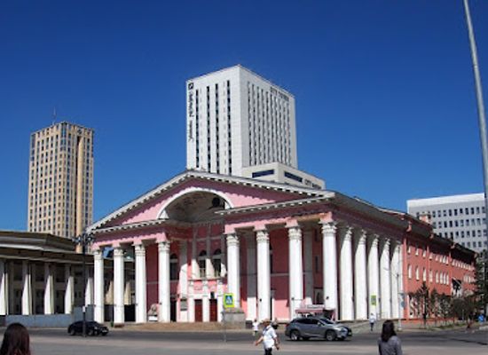 mongolia/ulaanbaatar/landmark/state-opera-and-ballet-academic-theatre