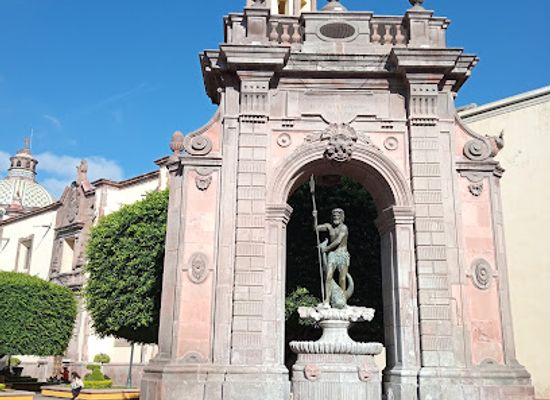 mexico/queretaro/juriquilla/landmark/neptune-fountain