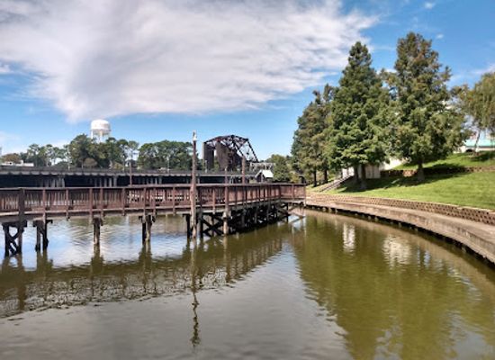 louisiana/atchafalaya-basin/landmark/plaquemine-lock-state-historic-site