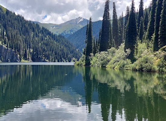 kazakhstan/kolsai-lakes/landmark/sredneye-ozero-kol-say