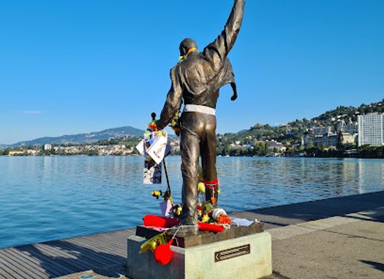 switzerland/montreux/landmark/freddie-mercury-statue