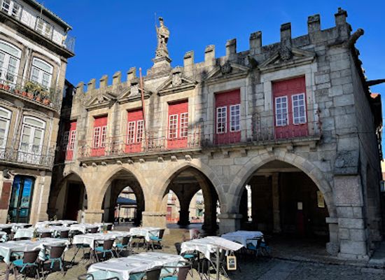 portugal/guimaraes/landmark/old-town-council-chambers