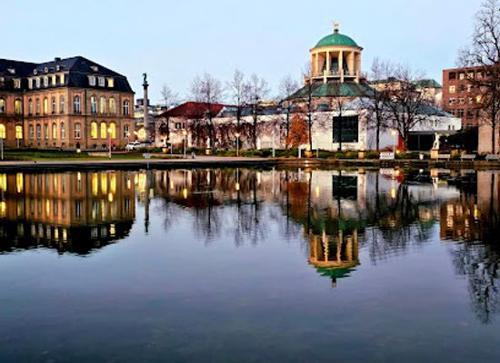 germany/stuttgart/landmark/kunstgebaude-stuttgart