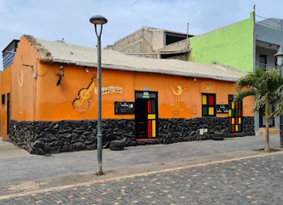 cabo-verde/santa-maria/landmark/buddy-bar