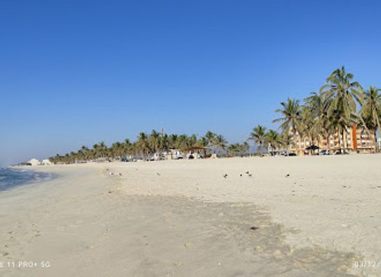 oman/dhofar-governorate/landmark/dahariz-beach-khor-end