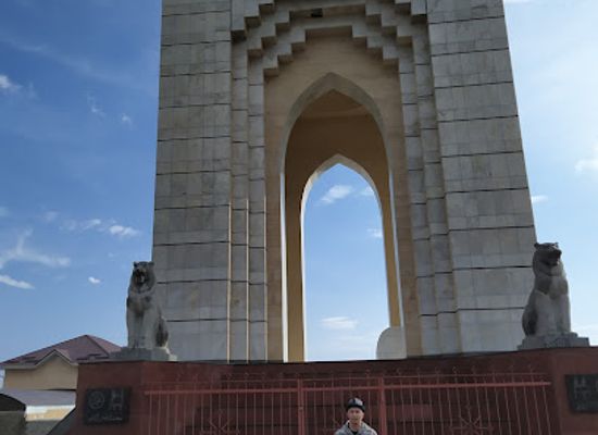 kyrgyzstan/cholpon-ata/landmark/sculpture-cholpon-ata