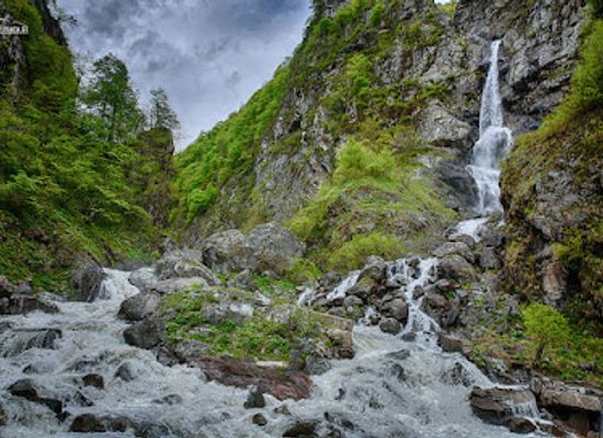 georgia/khevsureti/landmark/khadori-waterfall