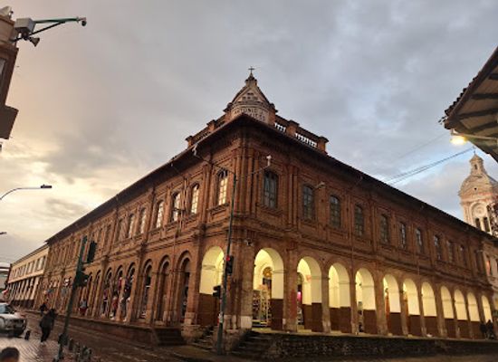 ecuador/southern-sierra/landmark/mercado-10-de-agosto