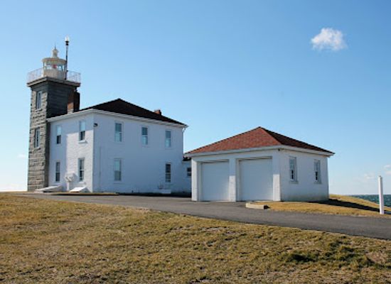 rhode-island/providence-county/landmark/watch-hill-lighthouse
