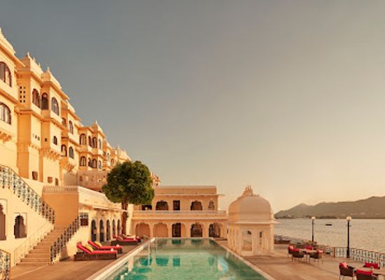 india/udaipur/landmark/taj-fateh-prakash-palace