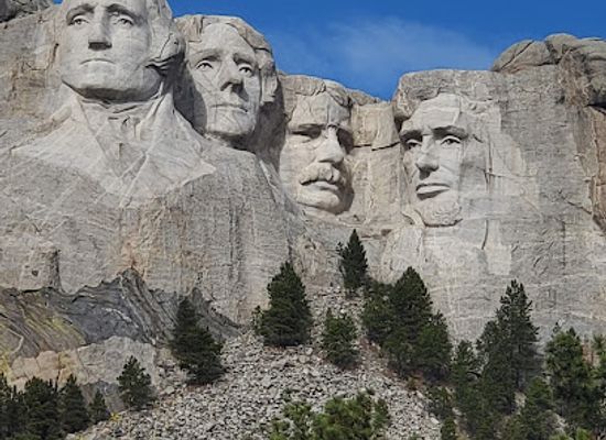 south-dakota/black-hills/landmark/mount-rushmore-tours