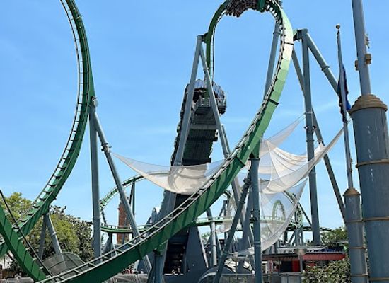 florida/orlando-theme-parks/landmark/jurassic-park-river-adventure