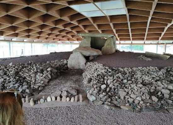 spain/galicia/landmark/dombate-dolmen