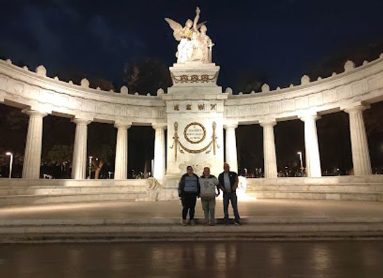 mexico/mexico-city/centro-historico/landmark/hemiciclo-a-juarez