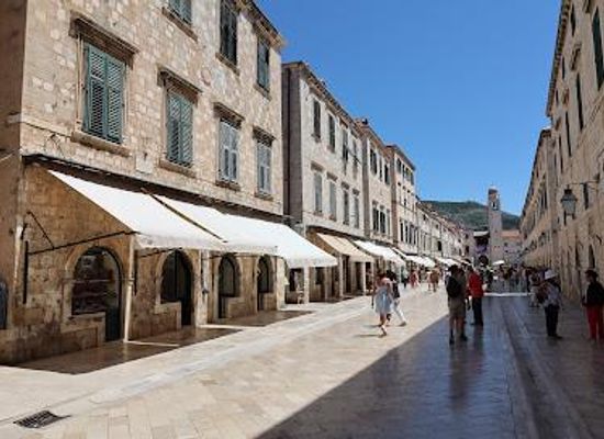 croatia/dubrovnik/landmark/stradun