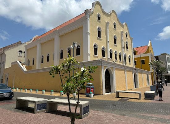 curacao/groot-kwartier/landmark/mikve-israel-emanuel-synagogue
