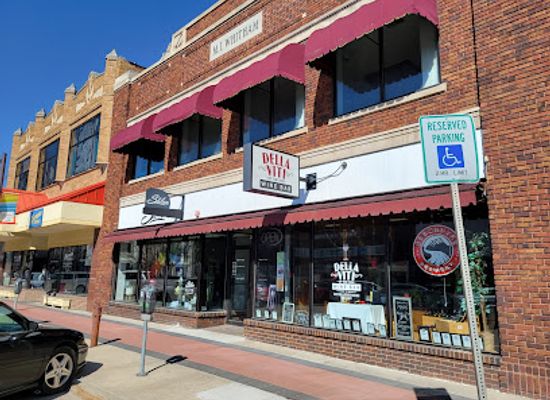 iowa/ames/landmark/della-viti